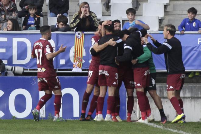 Los jugadores del Córdoba celebran el tanto del empate (Foto: Luis Manso).