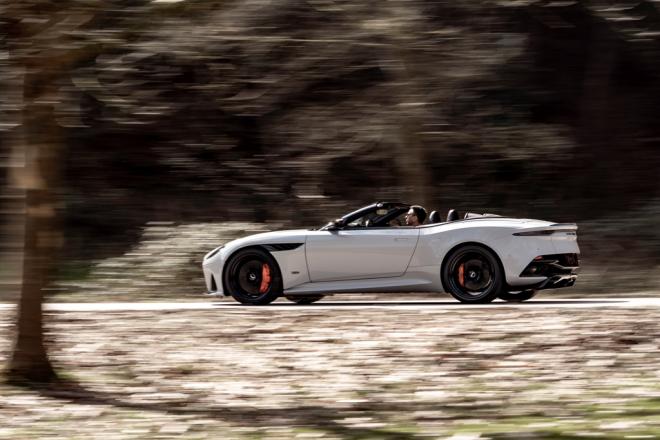 Una auténtica preciosidad por Aston Martin.