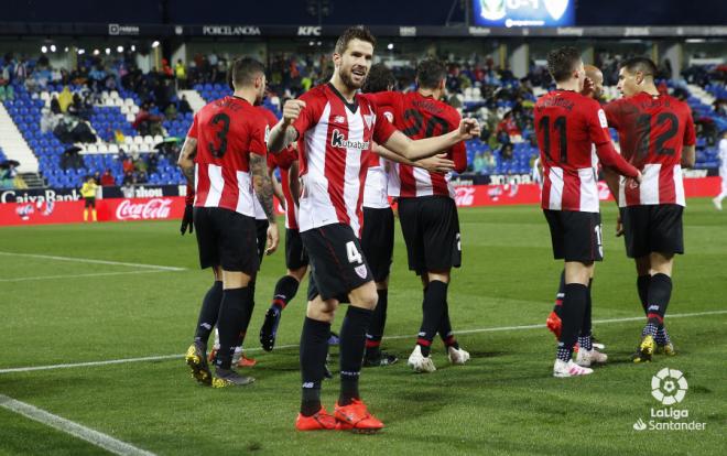 Íñigo Martínez festeja el gol del Athletic Club de Bilbao en Butarque (Foto: LaLiga).