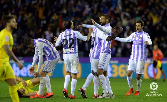 Los jugadores del Real Valladolid celebran la victoria contra el Girona.