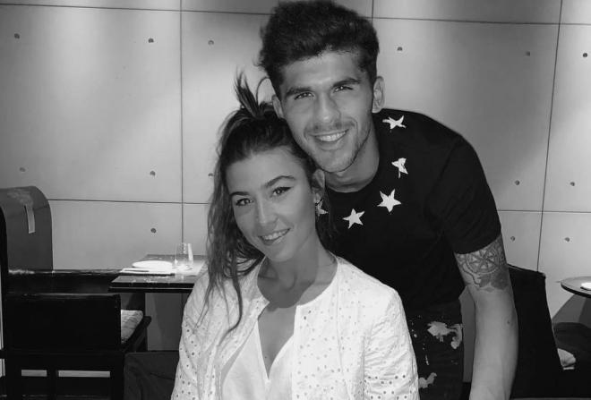 Carles Aleñá y su pareja Ingrid Gaixas en Instagram.