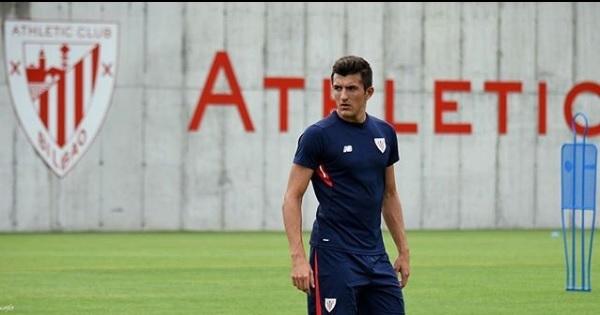 Dani Vivian, el defensa alavés del Bilbao Athletic entrenando en Lezama (Foto: Instagram).