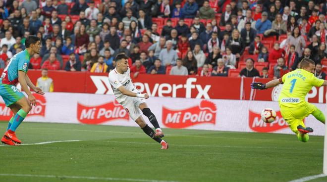 Munir marca su primer gol ante el Rayo (Foto: Kiko Hurtado).