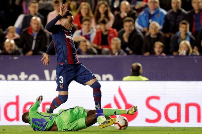 Toño García, con la camiseta del Levante. (EFE)