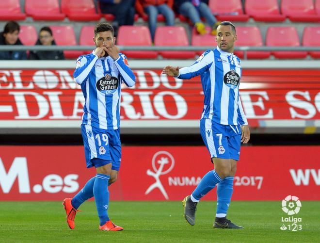 Borja Valle celebra su gol ante el Numancia junto a Quique González (Foto: LaLiga).