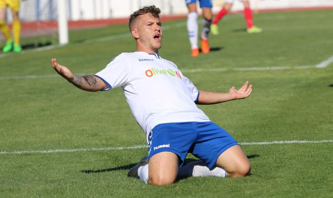 Juanma celebra su gol ante el Don Benito.