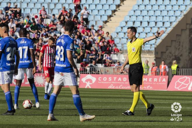 Javi Hernández, en el Almería-Real Oviedo (Foto: LaLiga).