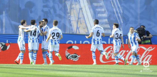 La Real celebra el gol de penalti de Willian José. (Foto: LaLiga)