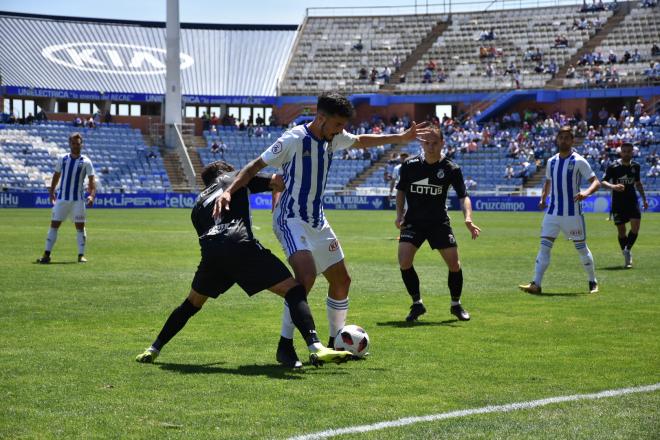 Alberto Quiles en un lance del partido ante la Balona. (Tenor)