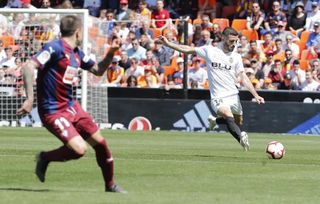 Valencia-Éibar del año pasado, con victoria visitante. (Foto: David González)