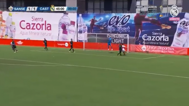 Luca Zidane pierde un balón en el partido entre el Sanse y el Castilla.