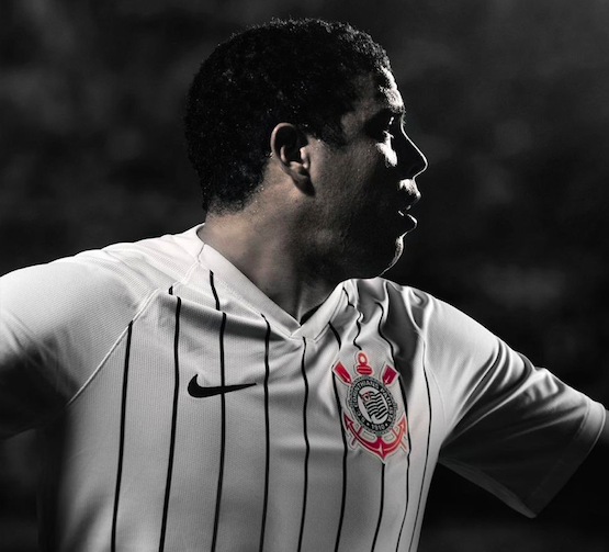 Ronaldo Nazario, durante la presentación de la nueva camiseta del Corinthians (Foto: Corinthians).