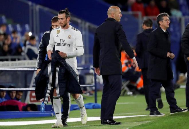 Bale, tras ser sustituido en el Coliseum (Foto: EFE).