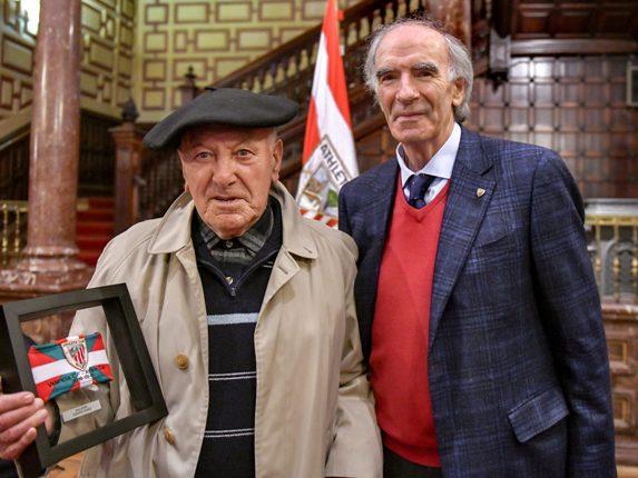 Mauricio Ugartemendia, Mauri, y José Ángel Iribar, dos leyendas vivas del club rojiblanco (Foto: Athletic Club).