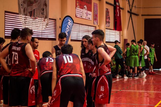 Tiempo muerto de un partido de la Copa Colegial 2019.