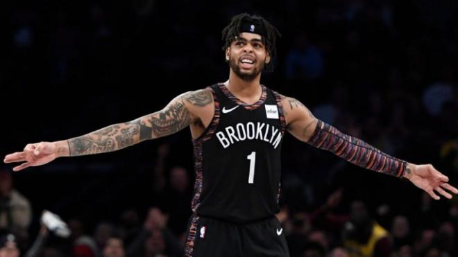 D'Angelo Russell celebra una jugada con los Nets.