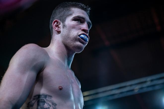 El púgil Jon Míguez, de 22 años, pelea el 8 de junio en Bilbao frente al británico Danny Ball.