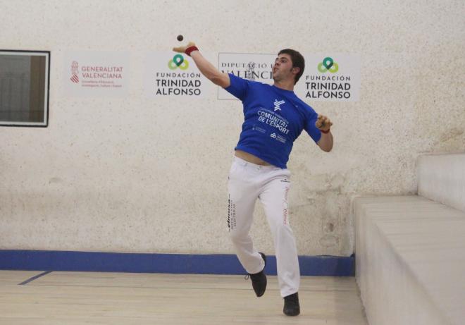 Carlos de Massalfassar en el títol d'escala y corda.