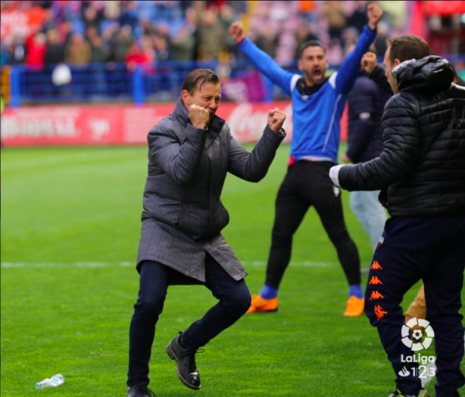 Manuel celebra un gol del Extremadura (Foto: LaLiga).