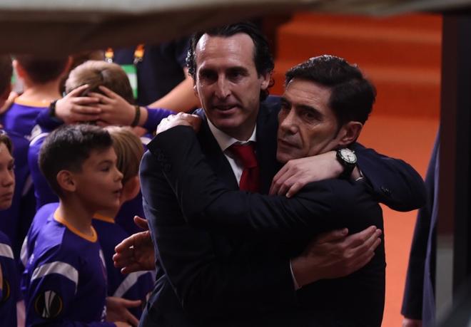 Unai Émery y Marcelino se saludan antes de un partido de Europa League (Foto: UEFA).