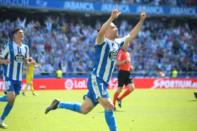 Quique González celebra su gol contra el Cádiz (Foto: Iris Miquel).