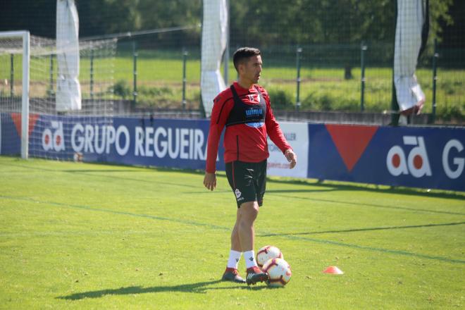 Pedro Sánchez, en un entrenamiento del Deportivo en Abegondo (Foto: Iris Miquel).