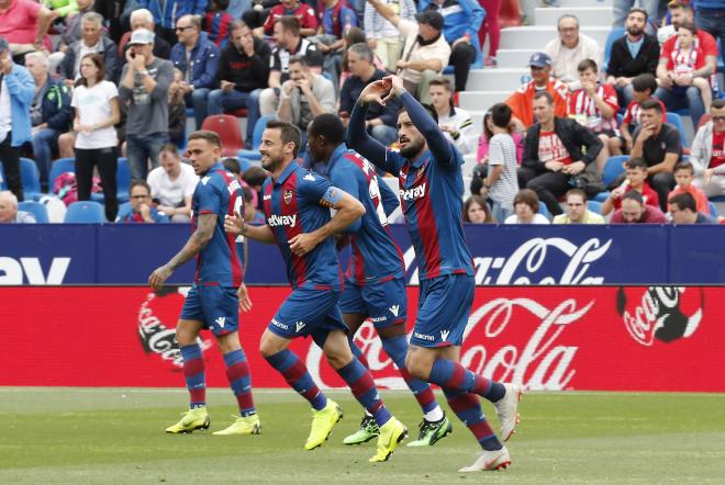 Cabaco celebra el primer gol del partido.