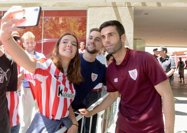 Markel Susaeta se despedía oficialmennte este sábado en Sevilla: no llegó a vestirse de corto (Foto: Athletic Club).