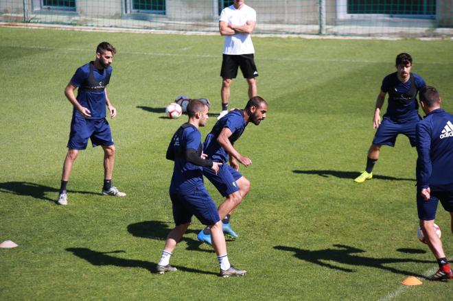 Los jugadores del Cádiz, en un entrenamiento (Foto: Cristo García).