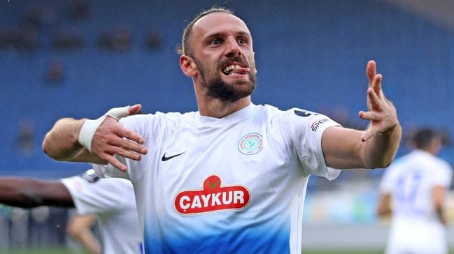 Vedat Muriqi celebra un gol con el Rizespor.
