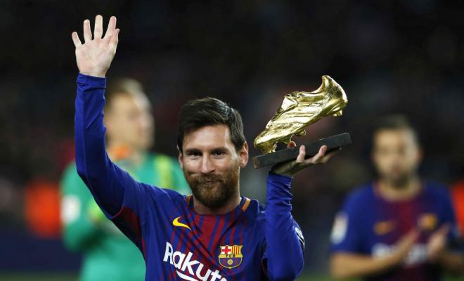 Messi ofrece al Camp Nou la Bota de Oro de 2018.