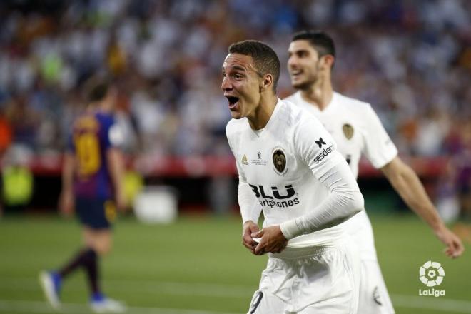 Rodrigo celebra el 0-2 en la final de Copa del Rey.