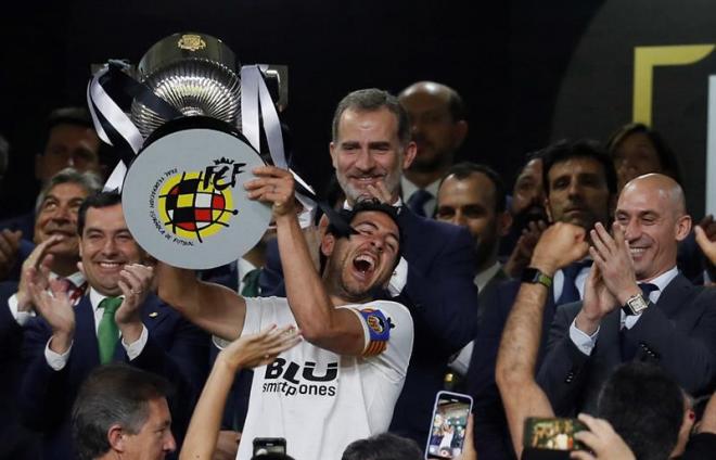 El Valencia lucirá un distintivo que lo acredita como campeón de Copa del Rey.