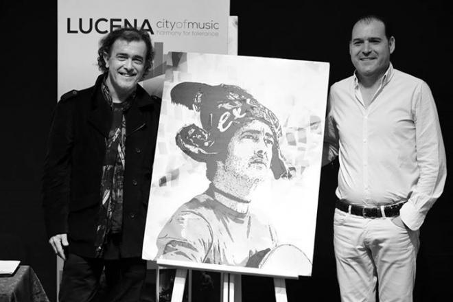 Juan Carlos Aragón y Arcángel Bedmar durante la presentación en Lucena de la novela El pasodoble interminable en marzo de 2017. (Foto Joaquín Ferrer)