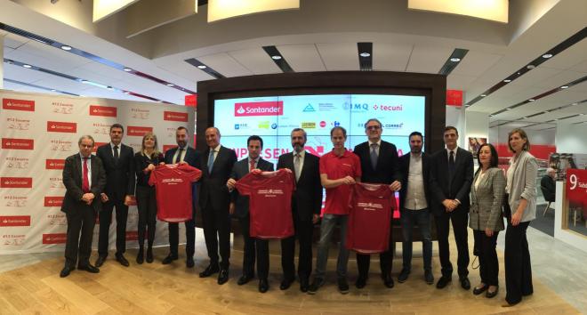 Foto de familia de la Carrera de las Empresas Bilbao 2019 de Banco Santander.