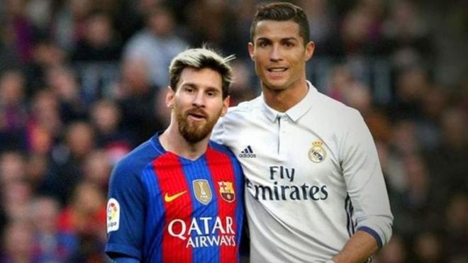 Messi y Cristiano Ronaldo, durante un partido.