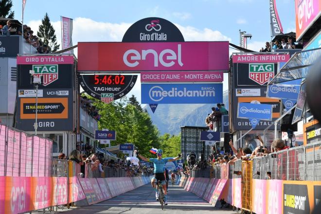Pello Bilbao entra ganador en la meta de Monte Avena (Foto: Giro de Italia).