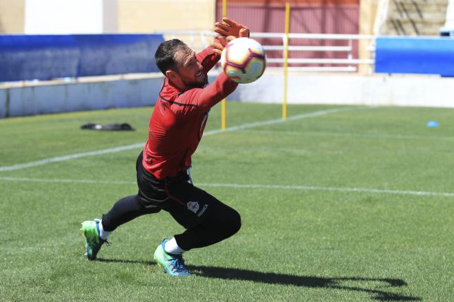 Dani Giménez se ejercita en Benidorm (Foto: RCD).