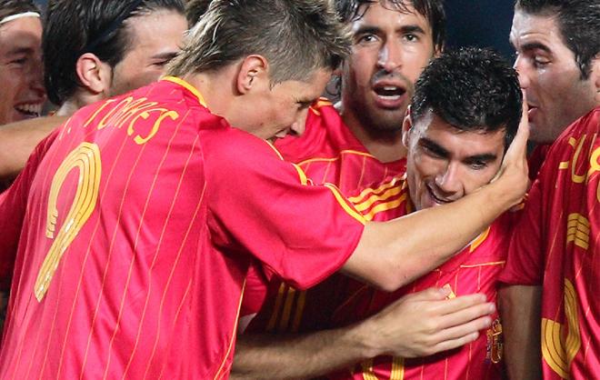 Reyes celebra un gol con la selección española (Foto: RFEF).