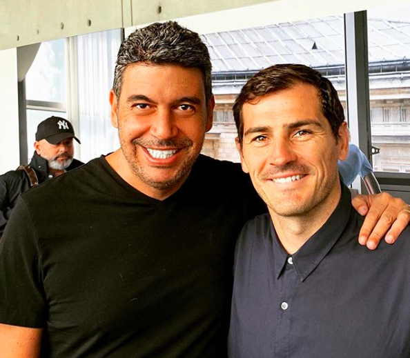 Arturo Elías, junto a Iker Casillas (Foto: @arturoelias).