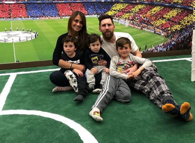 Leo Messi, Antonela Roccuzzo y sus tres hijos: Thiago, Mateo y Ciro.
