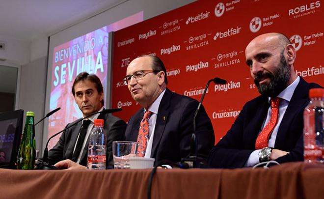 Monchi, Castro y Lopetegui, en la presentación del entrenador (Foto: Kiko Hurtado).