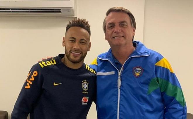 Jair Bolsonaro visita a Neymar Jr. en el hospital (@JairBolsonaro).