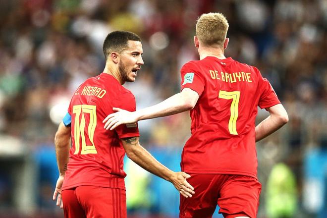 Eden Hazard y Kevin de Bruyne celebran un gol con la selección de Bélgica.