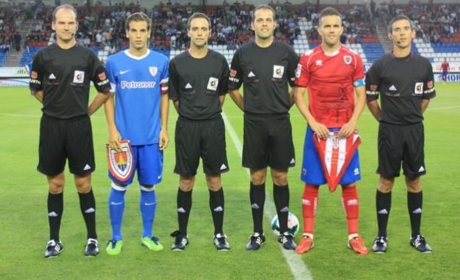 Iñigo Pérez ejerció de capitán del Athletic en el amistoso frente al Numancia disputado el 8 de agosto de 2013 (Foto: CD Numancia).