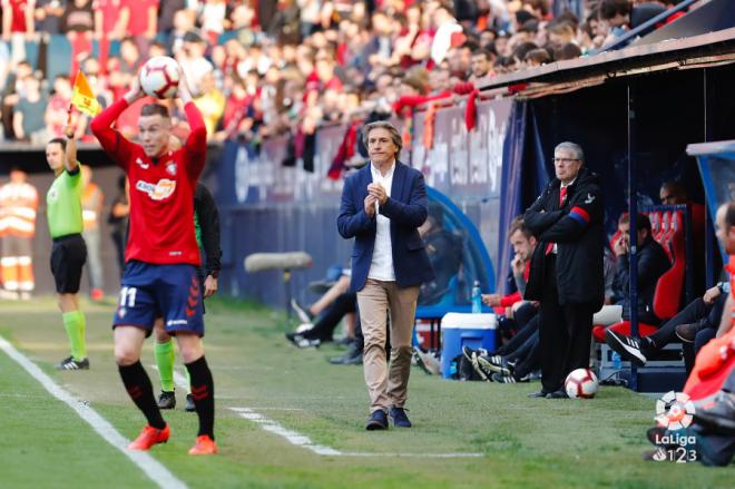 Sergio Egea, durante el Osasuna-Real Oviedo (Foto: LaLiga).