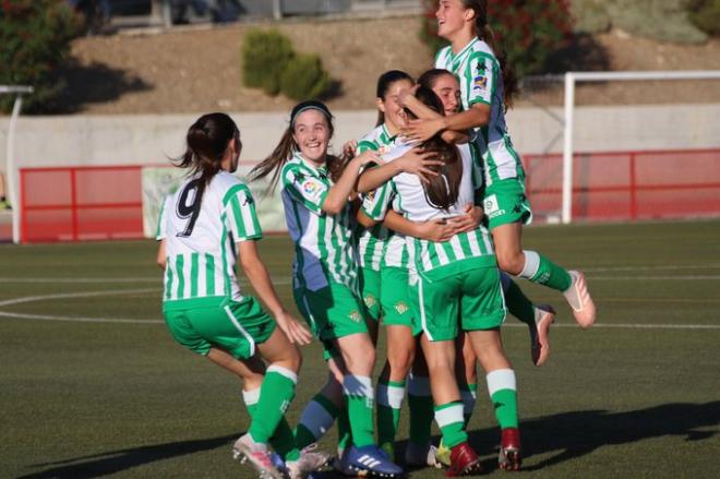 El filial del Betis Féminas celebra su ascenso (Foto: RBB).