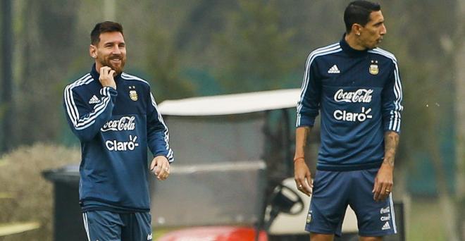 Di María y Messi en un entrenamiento con la selección argentina,