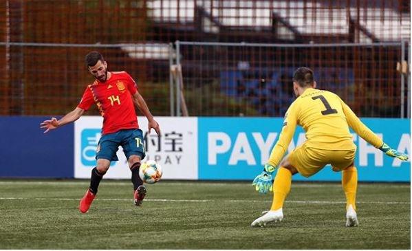 Gol de Gayà con España (Foto: Valencia CF).