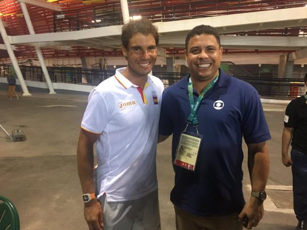 Rafa Nadal, junto a Ronaldo Nazário, en los Juegos Olímpicos de Río de Janeiro 2016.